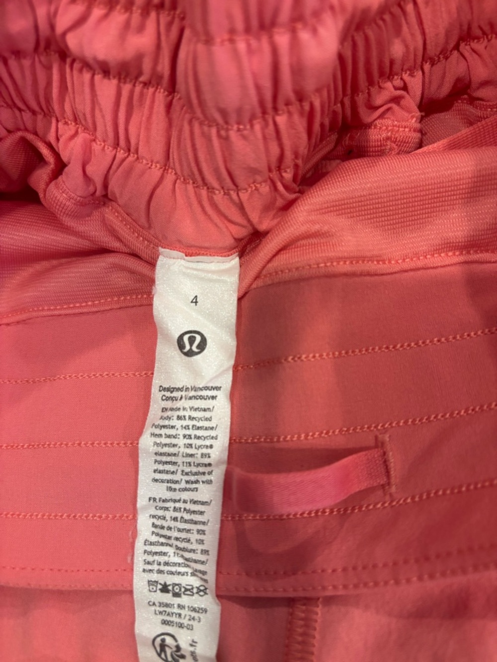 Lululemon Women’s Hotty Hot Low Rise Shorts 2.5 in Coral - size 4 - Picture 5 of 9